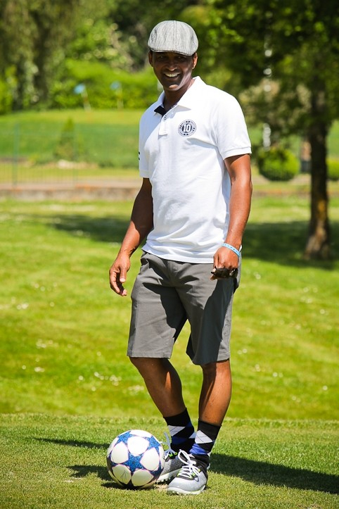 valdo-skechers.jpeg